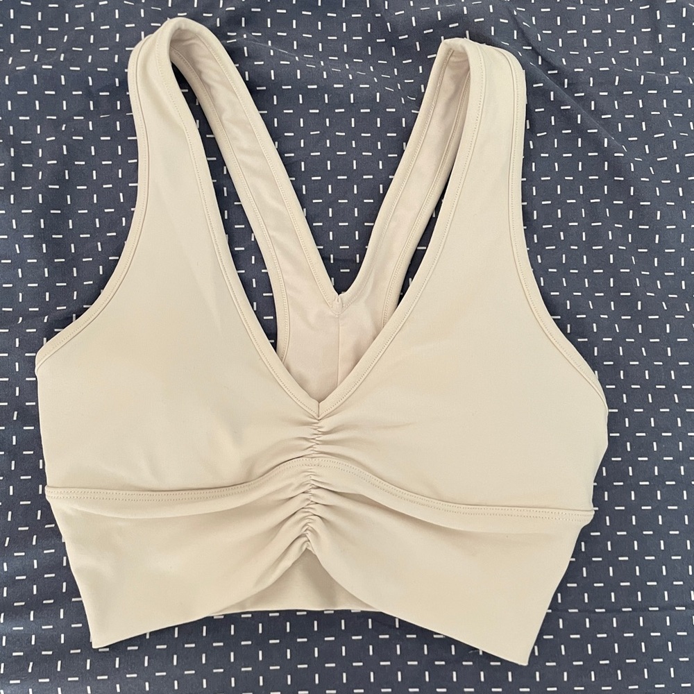 Alo yoga wild thing bra in bone